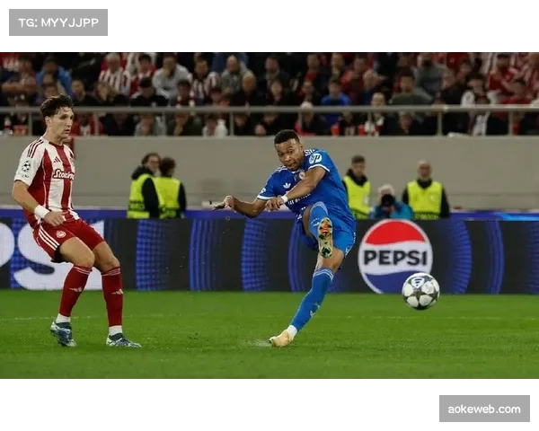 姆巴佩七分钟戴帽创纪录，皇马客场对攻战笑到最后