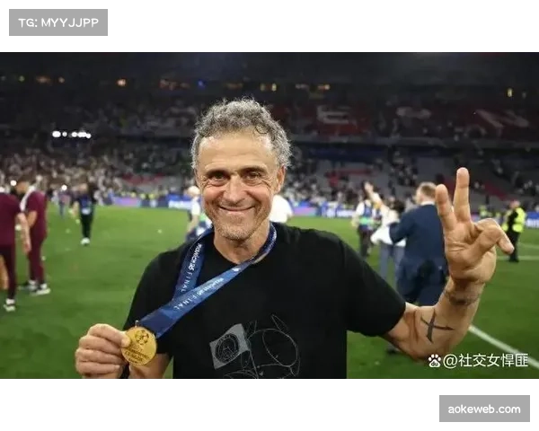 恩里克评价克瓦拉茨赫利亚：满意其表现，他是顶级球员